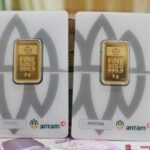 Harga Emas Antam Hari Ini Terjun Bebas! Apa Penyebabnya?