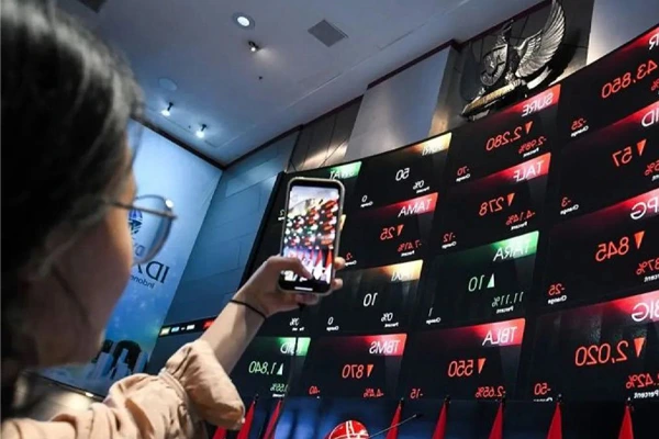 IHSG Melemah 65 Poin Usai The Fed Tahan Suku Bunga dan Data China Mengecewakan