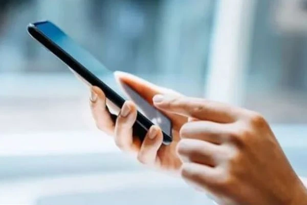 Jangan Cuma Uninstall! Ini 4 Cara Ampuh Hapus Data Pribadi dari Aplikasi Pinjol Secara Permanen