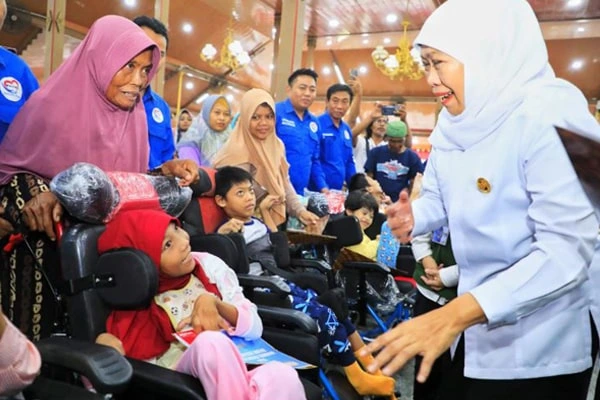 Pemprov Jatim Gelontorkan Bansos Rp2,23 Miliar di Probolinggo, Khofifah: Wujud Nyata Negara Hadir